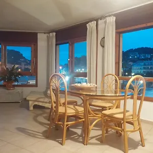 Lydia's With Castle View , Tossa de Mar Espagne